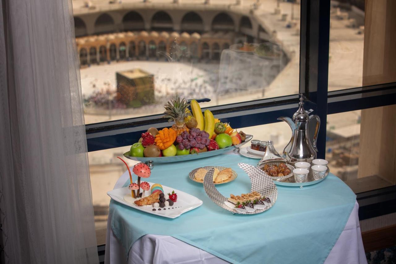 Al Safwah Orchid Hotel Mecca Exterior photo A table with a view of the airport